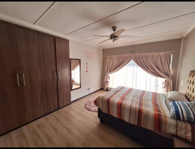 3 BEDROOM HOUSE FOR SALE IN VANDERBIJLPARK SE 7